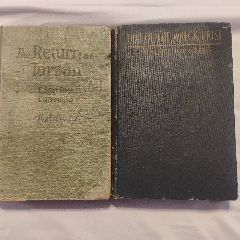 Vintage Book Collection - Picture 7 of 10